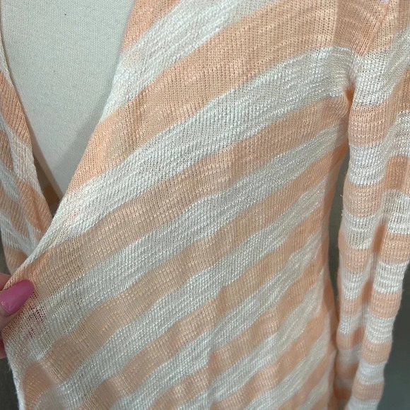 BUTTONS peach and white lightweight cardigan - Picture 5 of 9